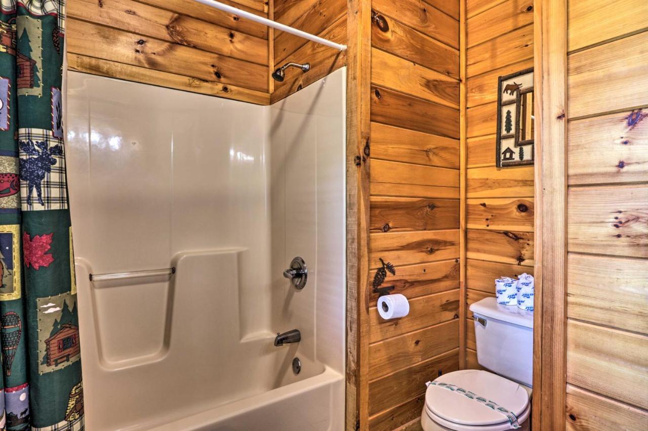Pigeon Forge Getaway With Covered Patio And Hot Tub! Exterior foto