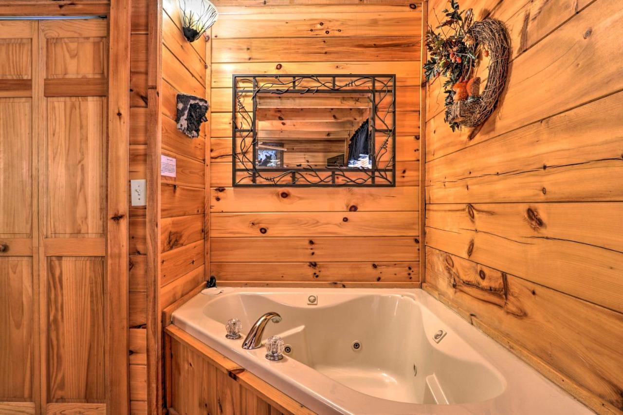 Pigeon Forge Getaway With Covered Patio And Hot Tub! Exterior foto